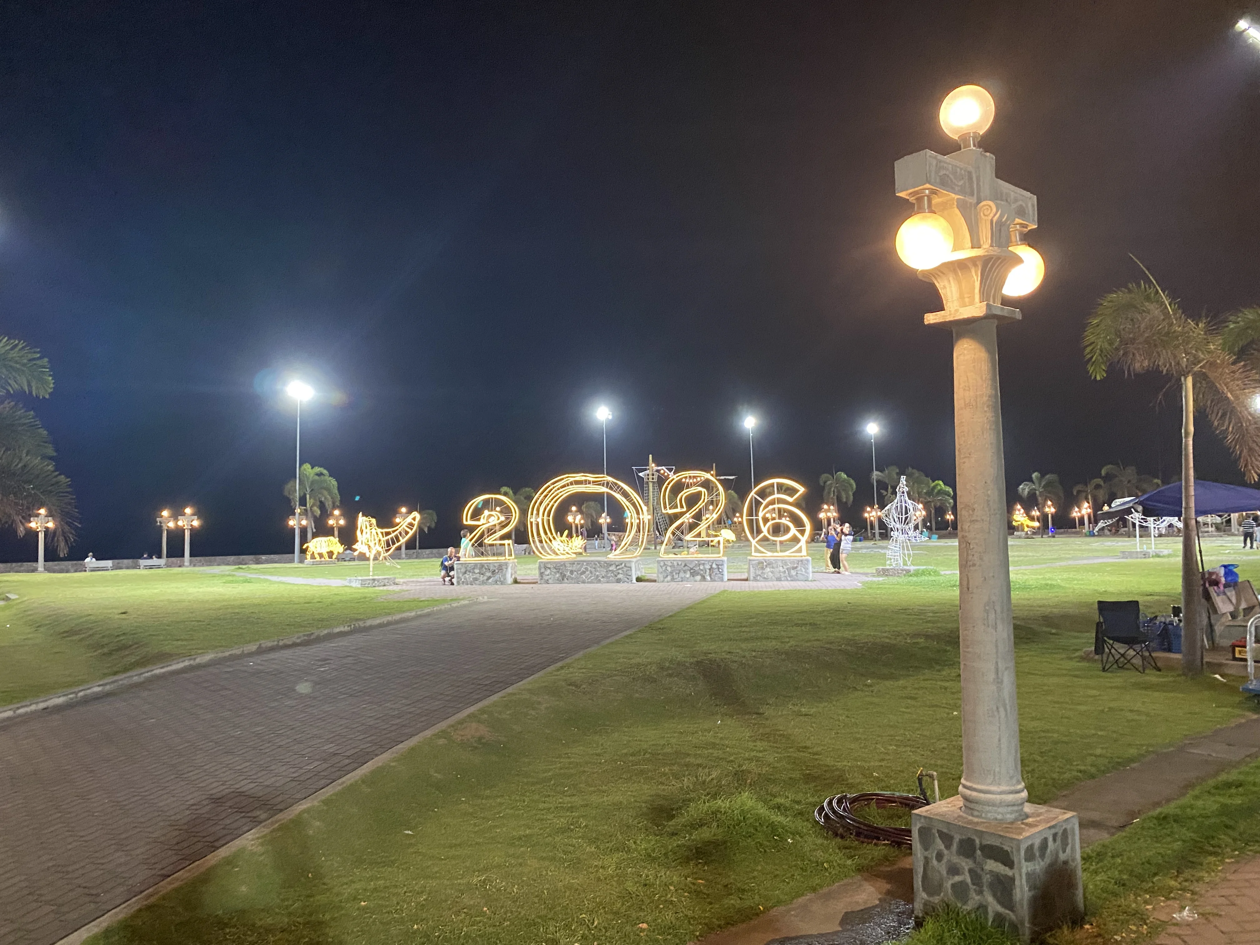 Rizal Boulevard at night